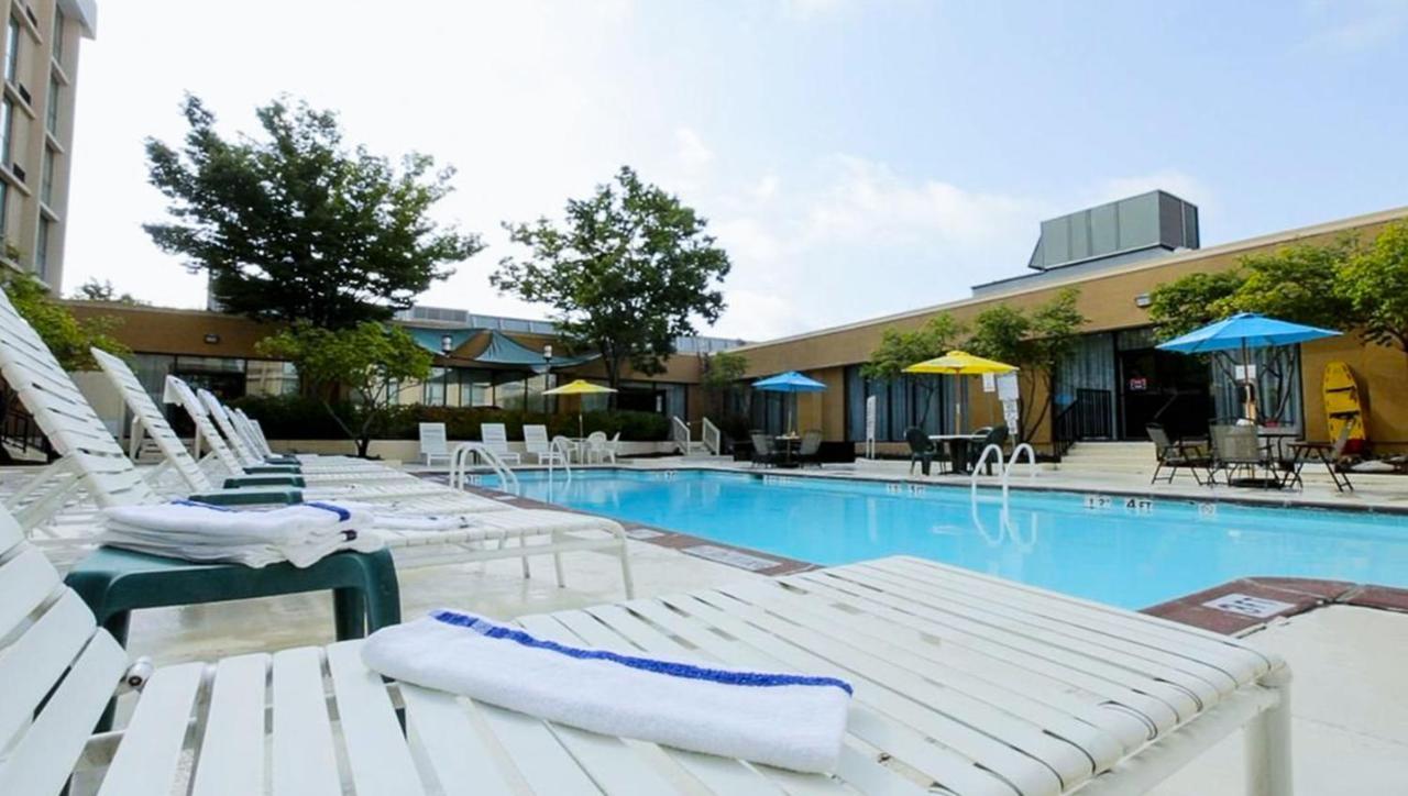Magnuson Grand & Conference Center Somerset-Bridgewater المظهر الخارجي الصورة